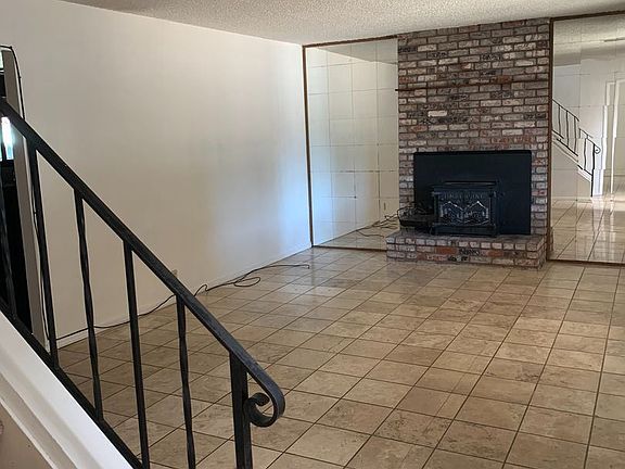 5th image of 281 Holly Dr