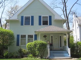 419 10th St, Wilmette, IL 60091