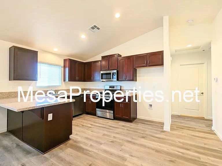 9550 Tamarisk Ave #124 — Photo 16