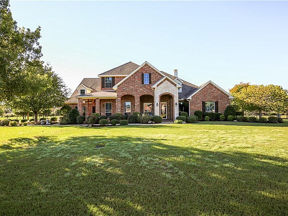 2nd image of 6004 Dumont Ct