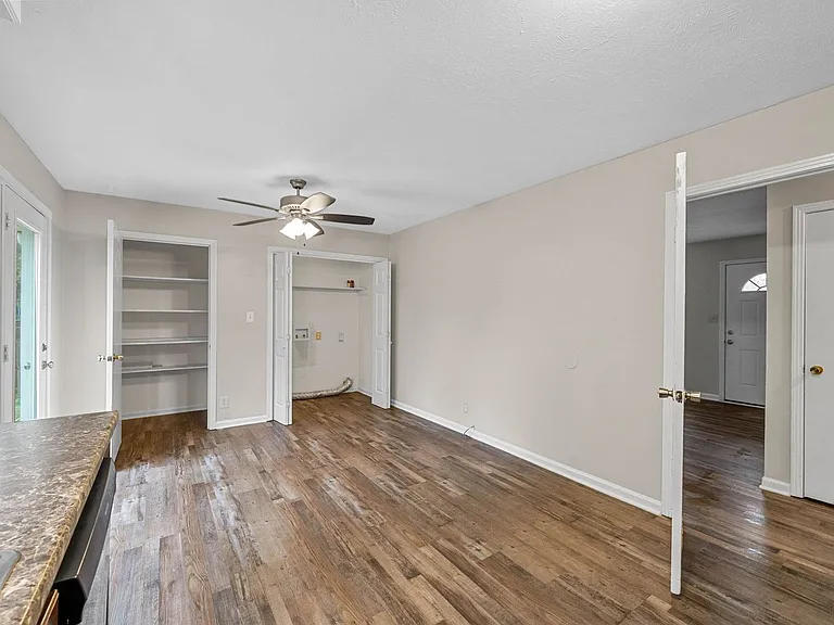 410 Appleton Dr — Photo 11
