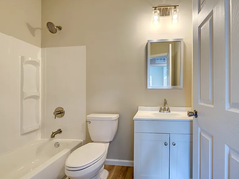 7201 Southwest Ave #B — Photo 11