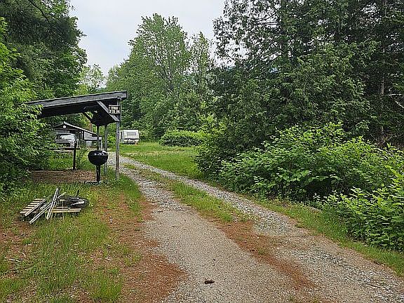 4th image of 892 Whittier Rd