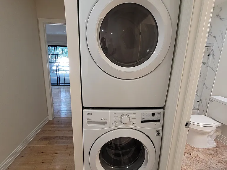 New Hampshire Apartments — Photo 16