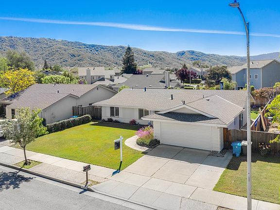 3rd image of 7797 Laurel Dr