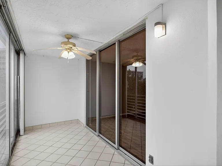 3503 Oaks Way #405 — Photo 17