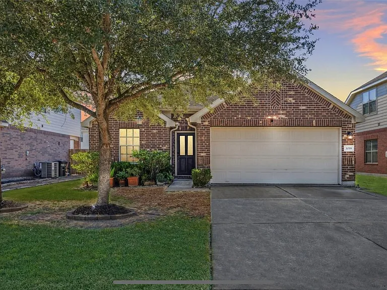 3039 Boxwood Springs Ln — Photo 1