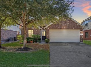 3039 Boxwood Springs Ln, Dickinson, TX 77539