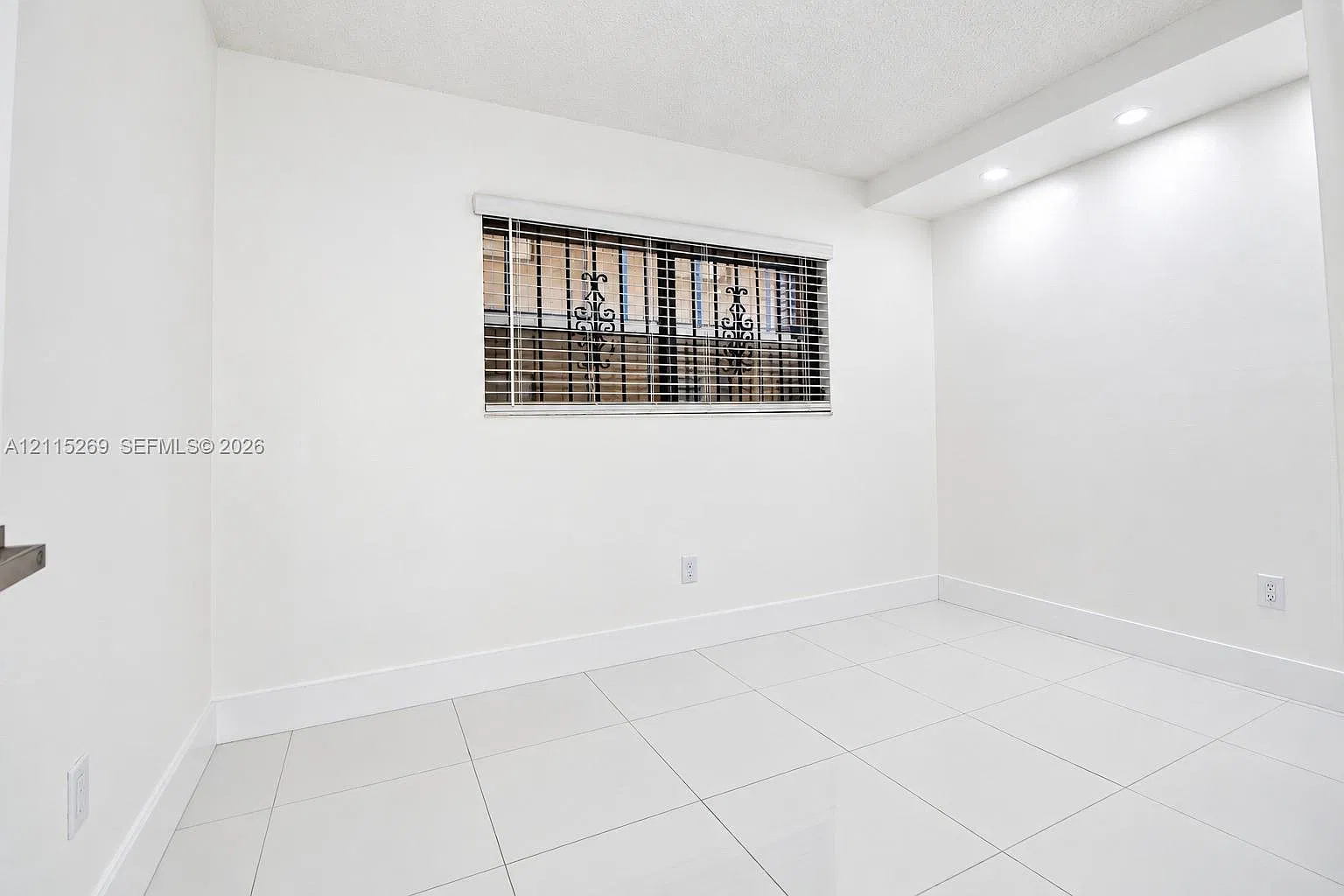 Fox Chase Condo #1 — Photo 3