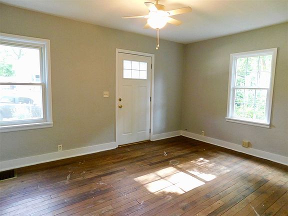 3rd image of 1512 E Clayton Ave