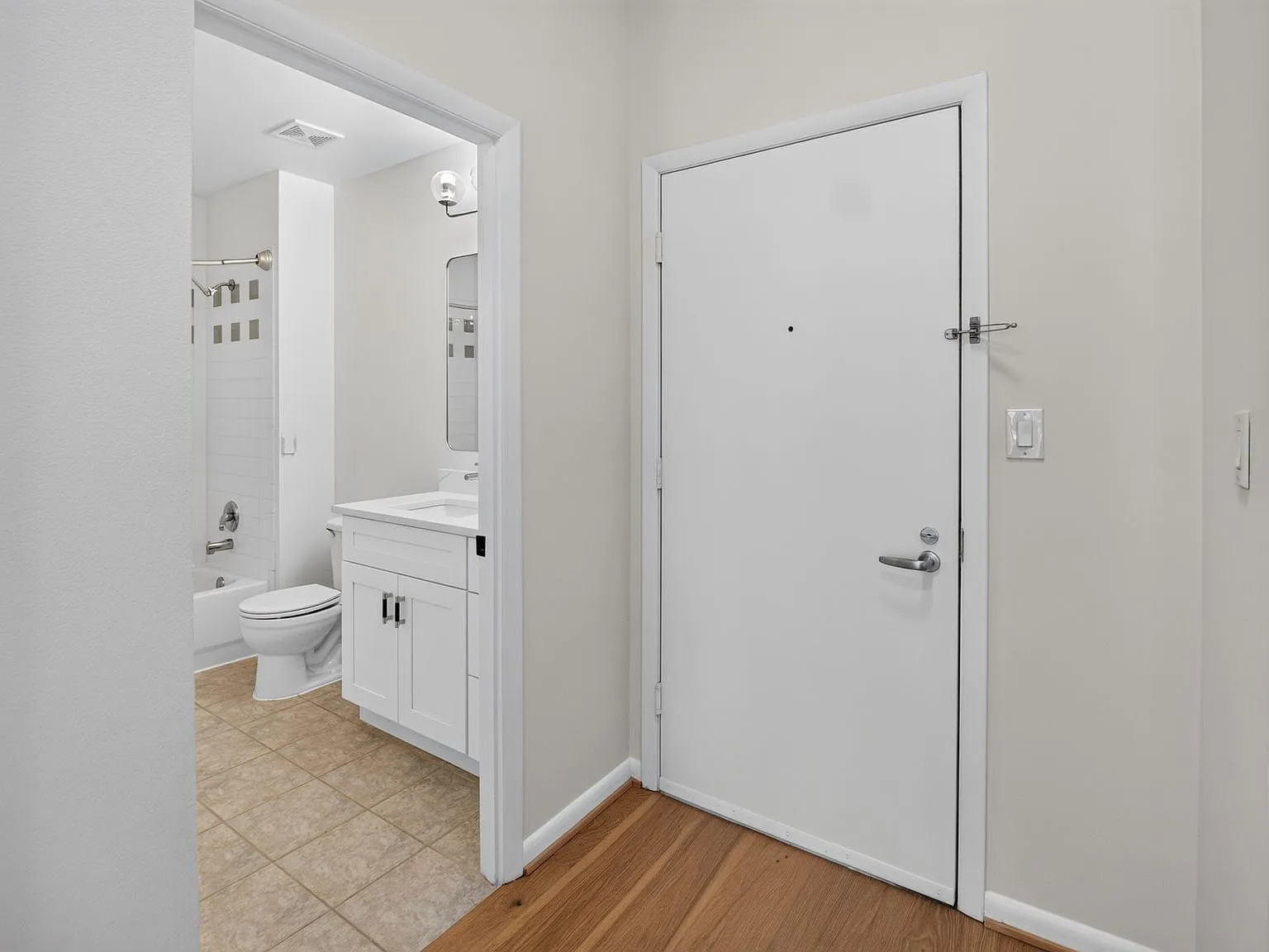 1 bed, 678 sqft, $2,799 — Photo 3
