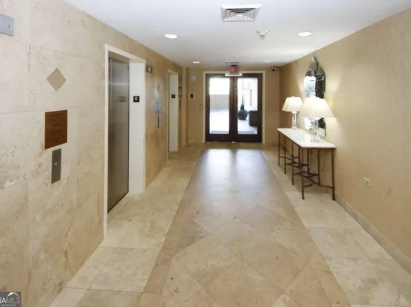 300 W Peachtree St NW Unit 9I, Atlanta, GA 30308