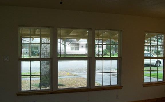 3rd image of 601 SE 20th St