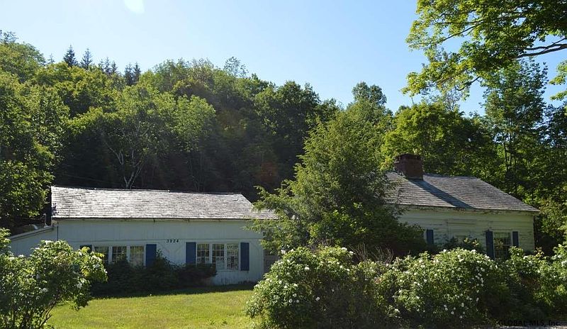 3rd image of 3923 KENT HOLLOW Road