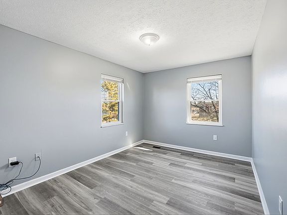 3rd image of 807 Trustway Ct