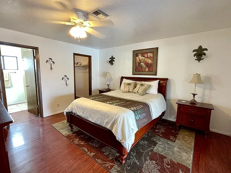 264 Acoma Blvd S — Photo 9