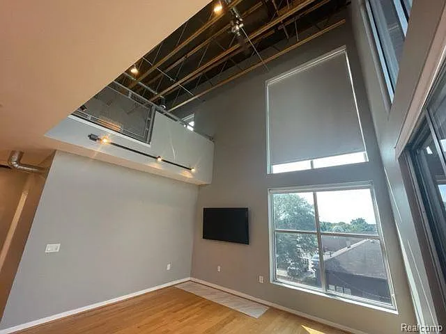 614 S Troy St #205 — Photo 15