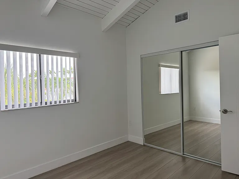 1927 SW 107th Ave #301 — Photo 12