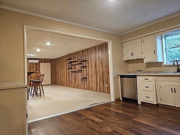 5th image of 237 N Murphy Rd