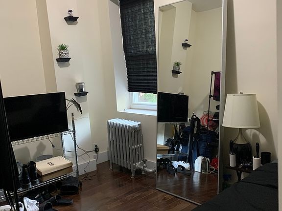 4th image of 532 Lafayette Ave