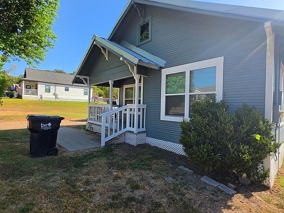 2nd image of 700 Burleson St