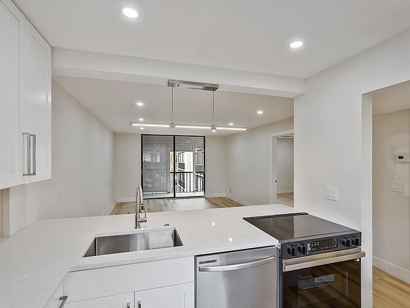 3rd image of 5220 Las Verdes Circle