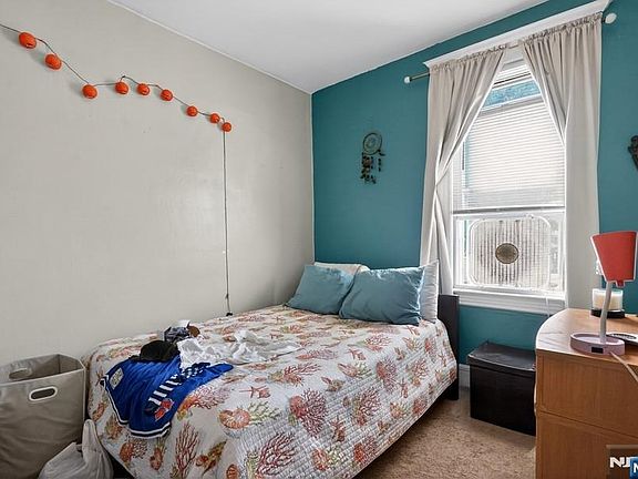 5th image of 11 Yereance Ave