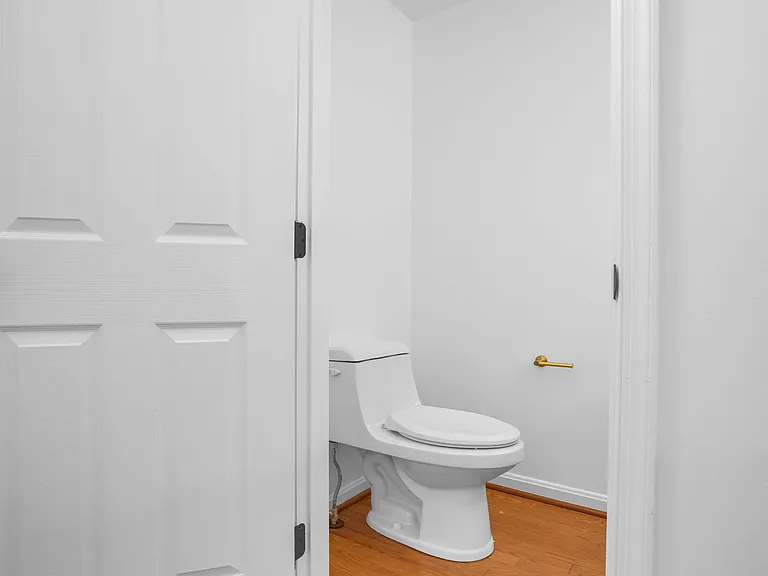 423 McDaniel Dr — Photo 8