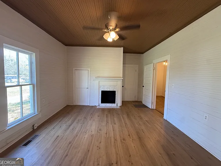604 Shy St — Photo 28