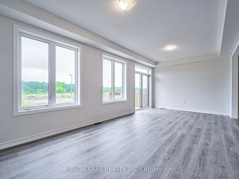 61 Kenneth Rogers Cres — Photo 19