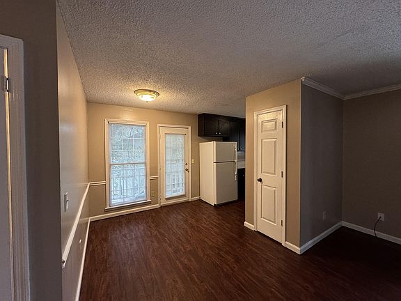 3rd image of 6202 Friar Tuck Dr NW Unit D