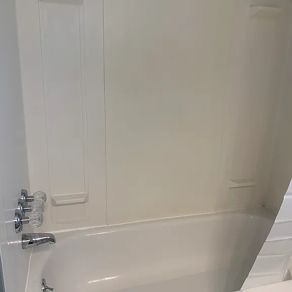 Hall full bathroom
