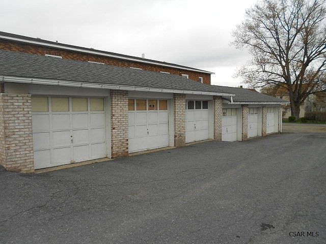 2nd image of 760 Goucher St