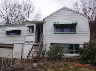 3225 River Rd, Ellwood City, PA 16117