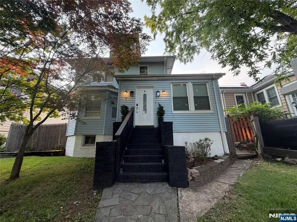 188 Teaneck Rd, Ridgefield Park, NJ 07660