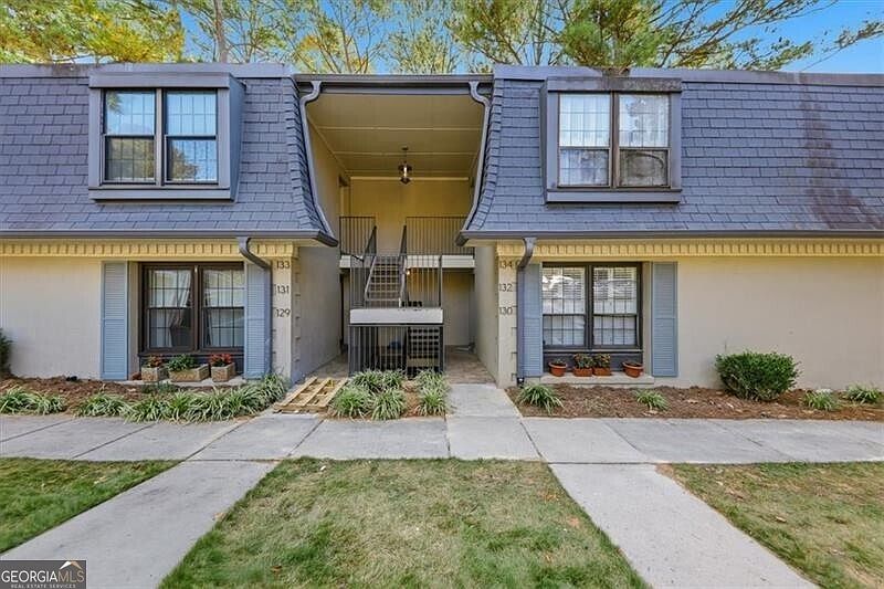 1st image of 133 Woodmere Sq NW