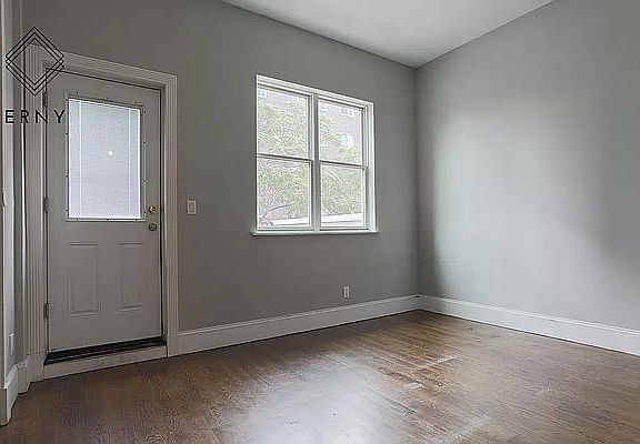 2nd image of 216 Walworth St #Ap3