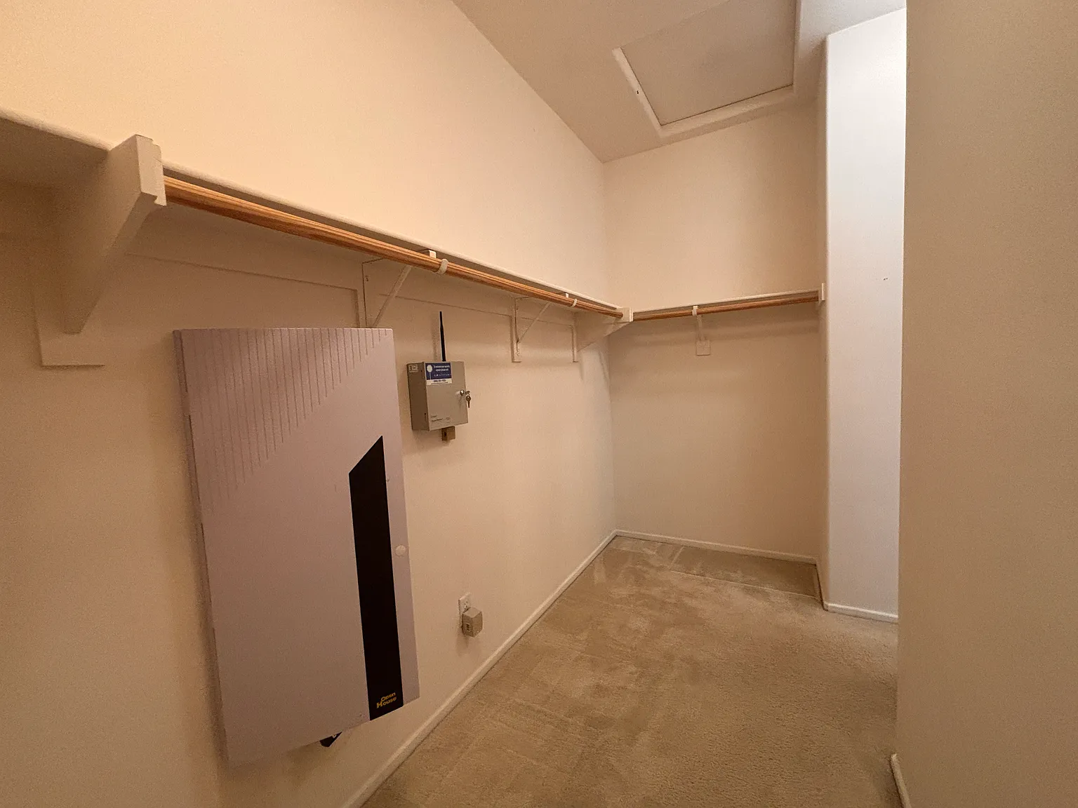 3 bed, 2.5 bath, 1300 sqft, $1,500 — Photo 1