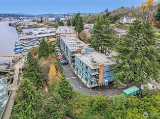 3200 W Commodore Way APT 206, Seattle, WA 98199