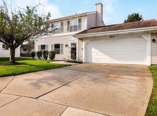 303 Alice Ct, Vernon Hills, IL