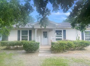 805 S Pearl St, Trenton, TX 75490