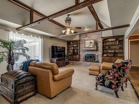 4th image of 201 W Grand Teton Ct