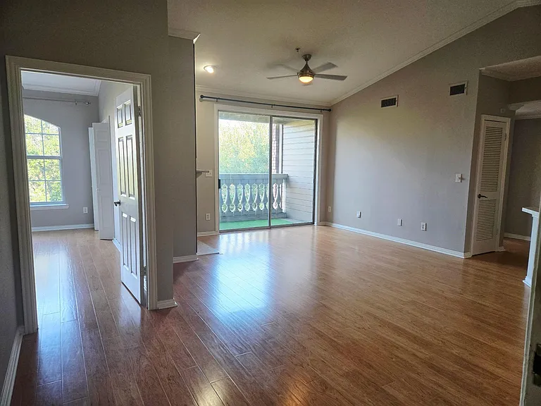 2111 Welch St #B315 — Photo 3
