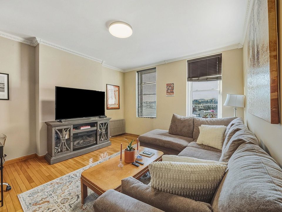 1st image of 627 Willow Ave APT 5J