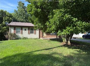 107 Nutmeg St, Eleanor, WV 25070
