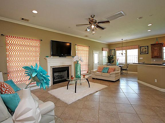 Lagre family room with gas log fireplace