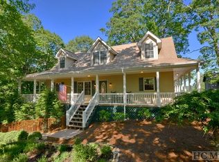 1173 Trays Island Rd, Sapphire, NC 28774