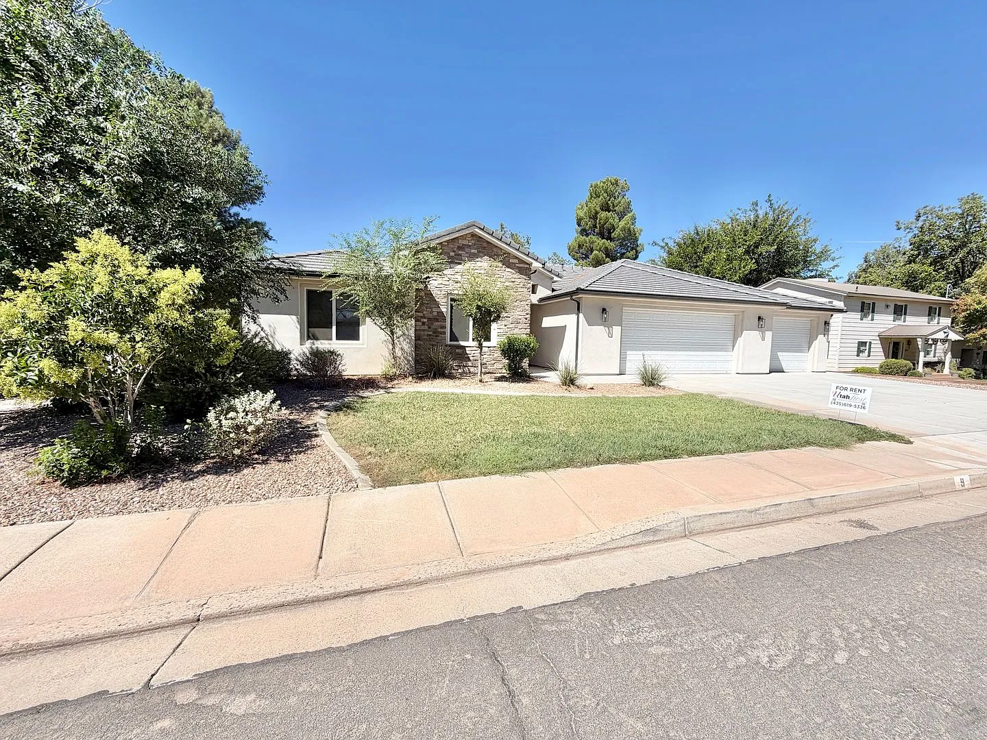 Beautiful home in La Verkin! — Photo 3