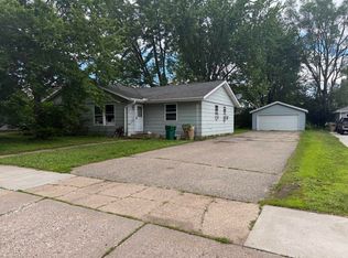 822 Dwight St, Chippewa Falls, WI 54729