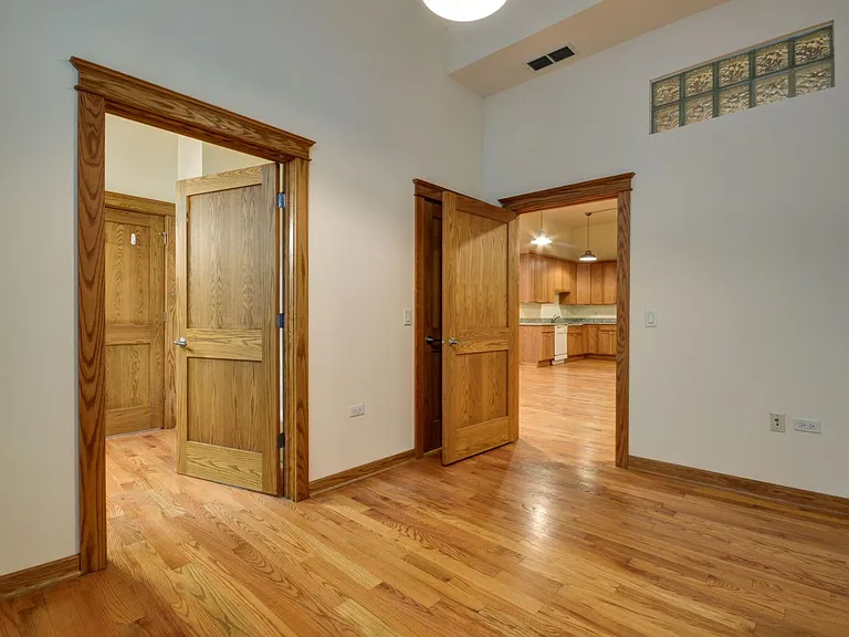 123 N Jefferson St #2R — Photo 7